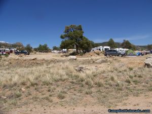 camp-out-colorado-eleven-mile-state-park-well-spaced-campsites